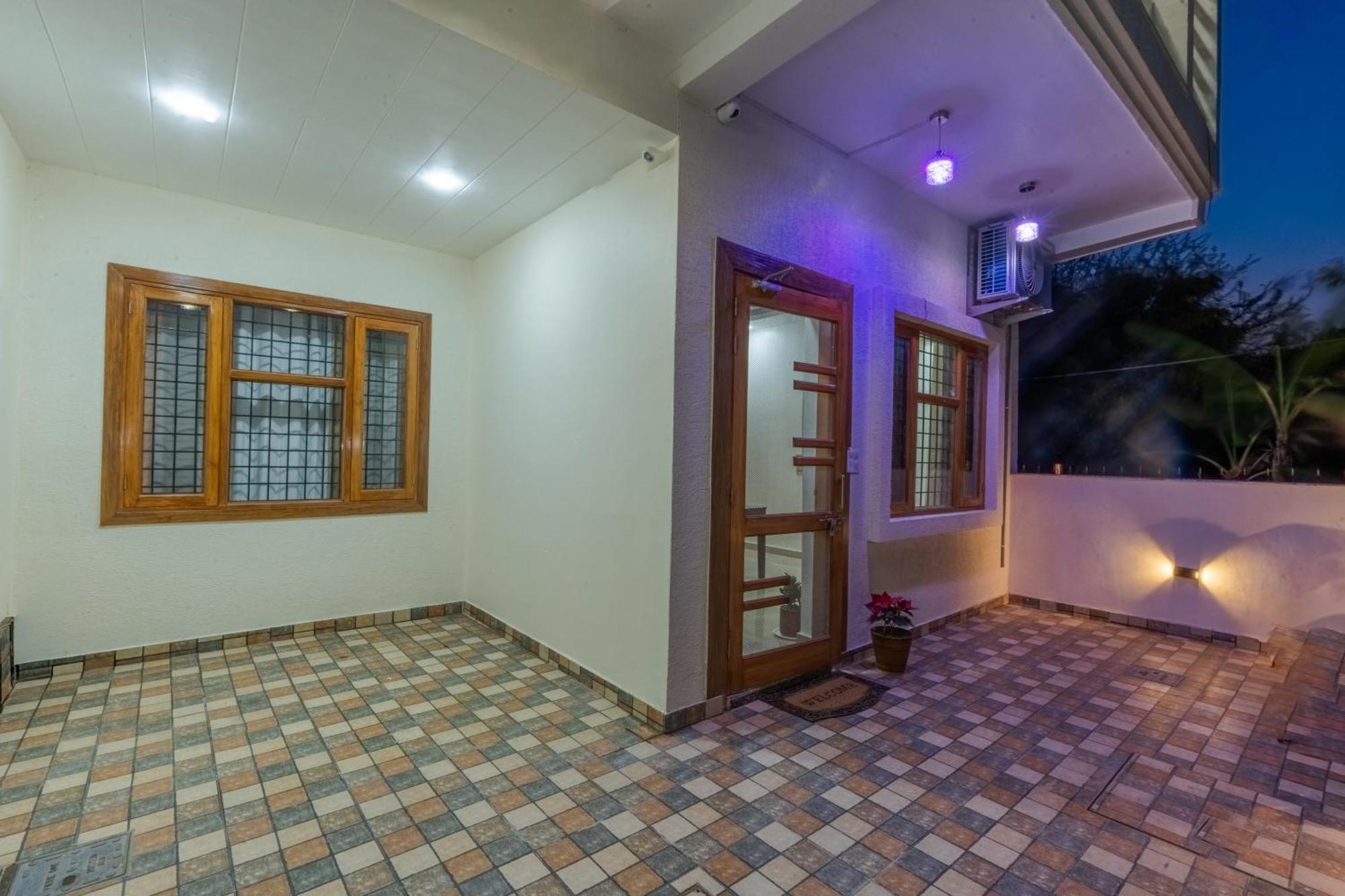 Dhruva - Luxury Villa In Cbd Ντεχραντούν Εξωτερικό φωτογραφία