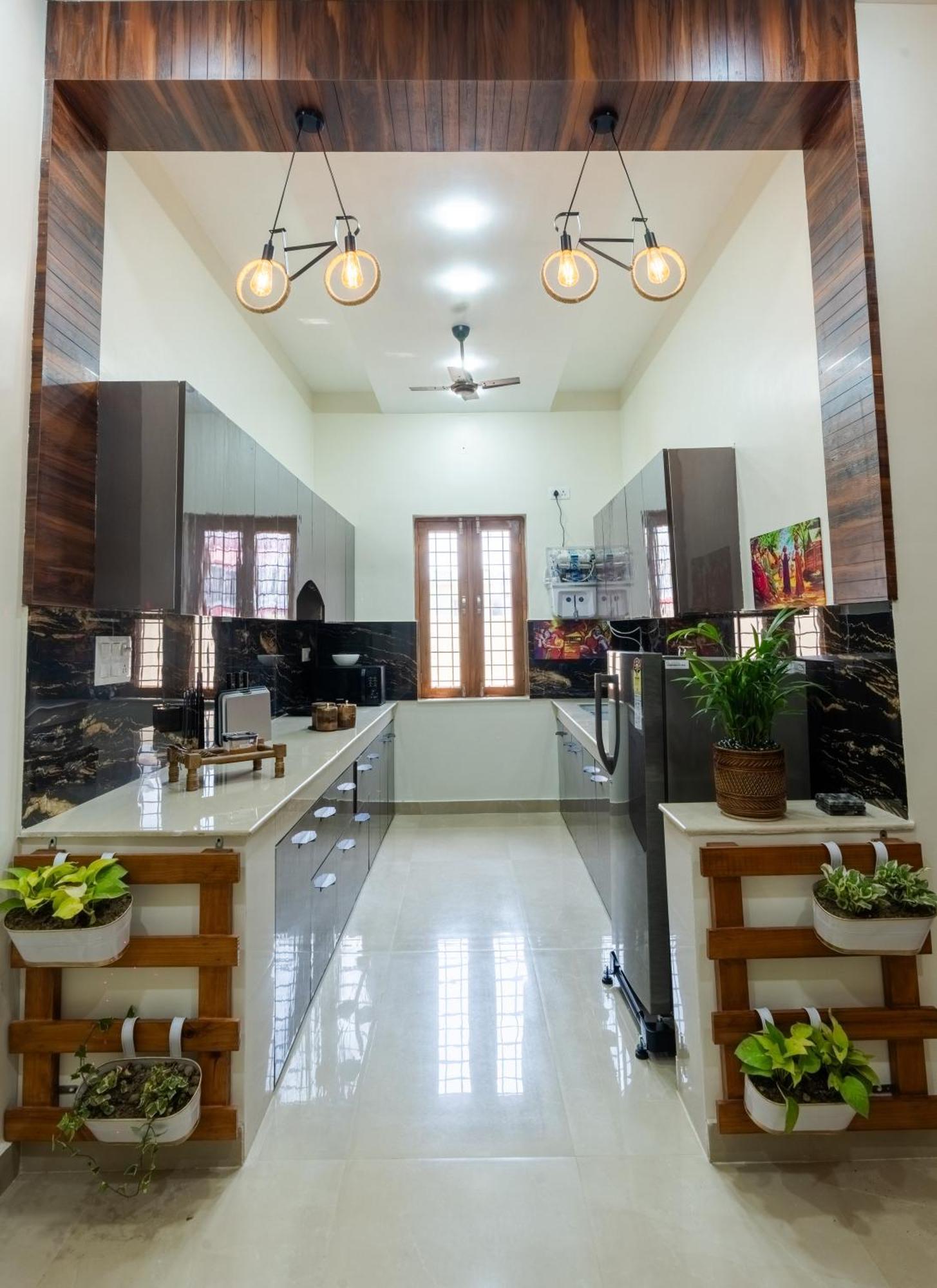 Dhruva - Luxury Villa In Cbd Ντεχραντούν Εξωτερικό φωτογραφία